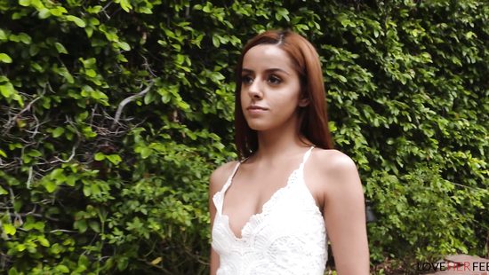 Tanned beauty goes full mode on guy's massive dick