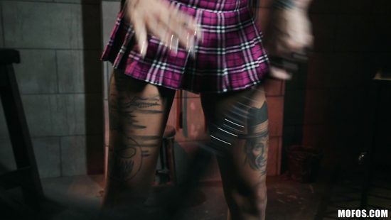 Adorable blonde MILF rides dick in reverse