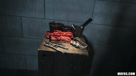 Adorable blonde MILF rides dick in reverse