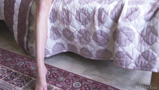 Stunning solo girl Cristin gets naked to pose on cam