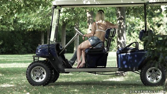 Outdoor anal makes petite blonde come twice