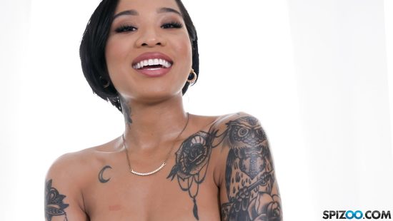 Deep orgasms after toying herself