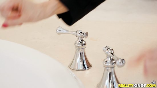 MILF goes hand in hand with the stepdaughter