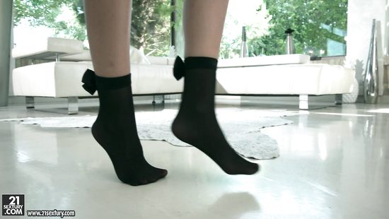 Tight brunette teen shares foot fetish XXX