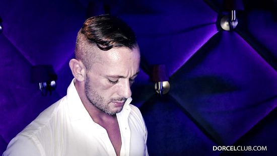 MILF plays submissive in kinky action