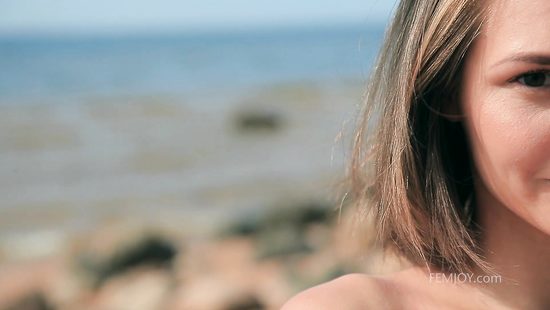 Marvelous outdoor solo by Selena  B