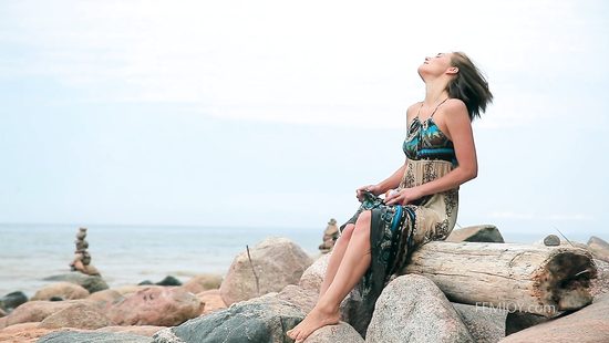 Marvelous outdoor solo by Selena  B