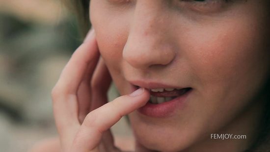 Marvelous outdoor solo by Selena  B