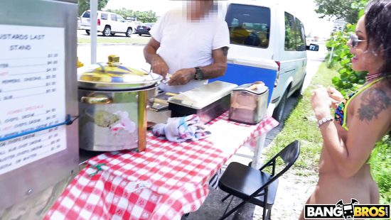 Anal whore gets her backdoor properly tunnelled