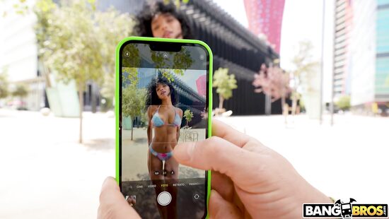 Hot sex on a hot coast