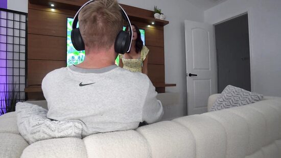 Put down your console and do your husband's chores