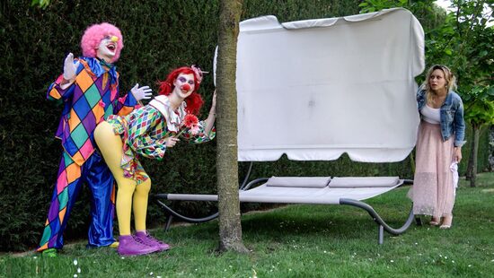 Play good with me and my friends