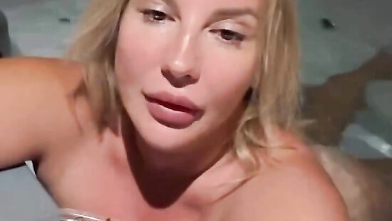 Не хватает кого-то рядом