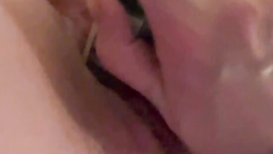 Сняла себя на телефон, что бы напомнить, о готовности к жесткому траху