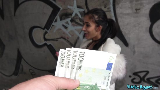 Doggy POV for a thick chick