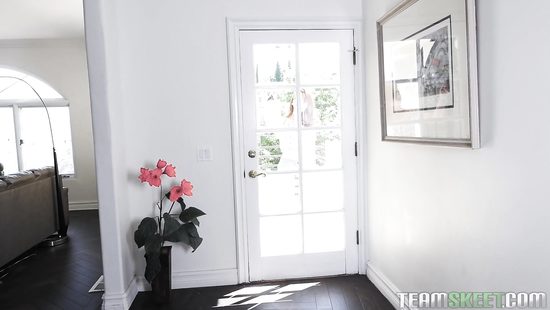 MILFs share huge toys in lezzie XXX