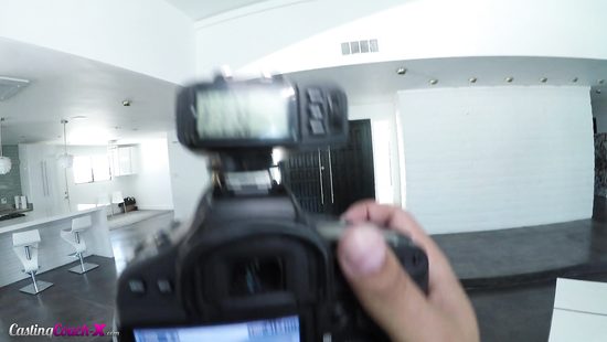 Webcam sex shows teen slut in all her glory