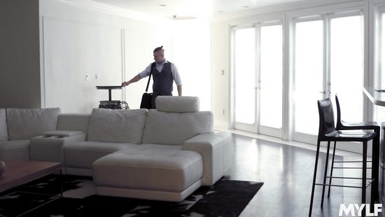 Slim babe throats it before getting laid