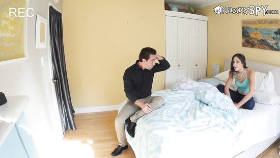 Webcam scenes shows stepsis doing porn