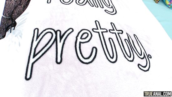 Deep anal suits thick MILF big time