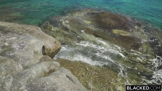 Outdoor porn by the beach in tight interracial