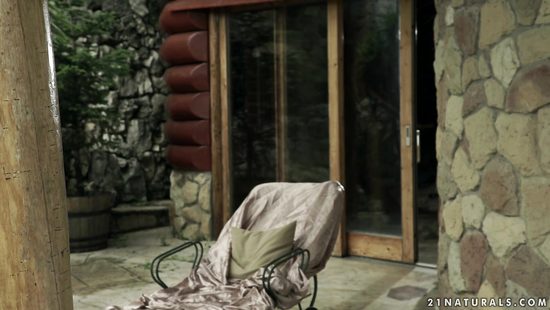 Dazzling brunette reveals her premium forms