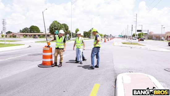 Bang bus special for a group of hot women