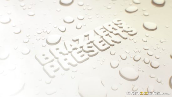 Dazzling doll screams with big inches in her