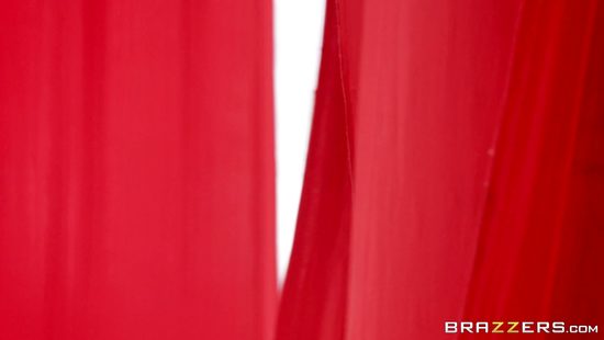 Blondie gets the pole harder than expected