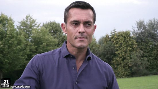 Pussy action for skinny amateur on fire