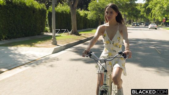 Needy babe loves BBC in her soft holes