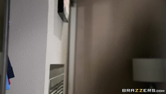 Energized babes share dick in the soft sheets