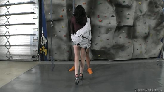 Huge inches for the thirsty bitches