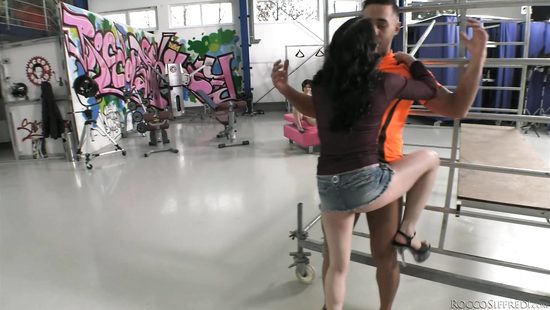 Huge inches for the thirsty bitches