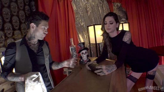 Fit beauty lands massive inches in both holes