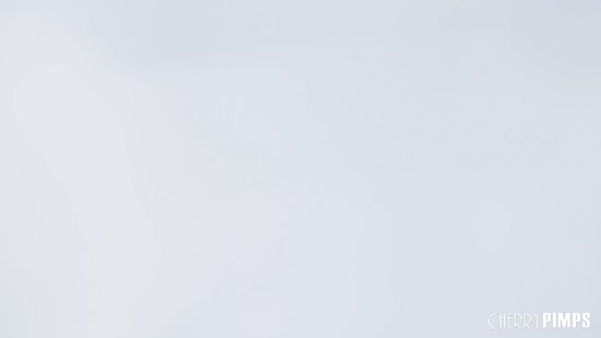 Beauty toys her wet snatch in soft solo