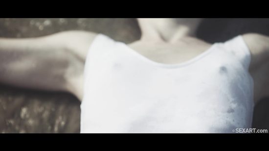 Couch sex with the slutty stepsis