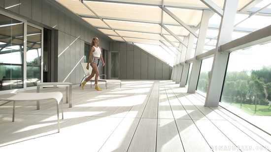 Leggy sex girl Veronica Leal makes her boyfriend achieve orgasm