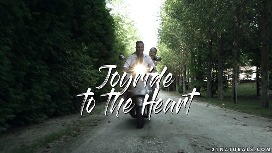 Active girlfriend appreciates intense sex in nature