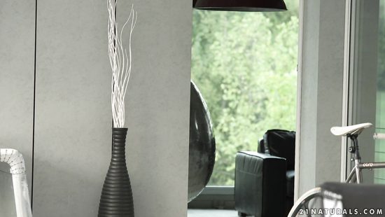 Beautiful girlfriend gets fucked in the best way