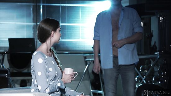 Attractive wife swallows a big deal of hot sperm