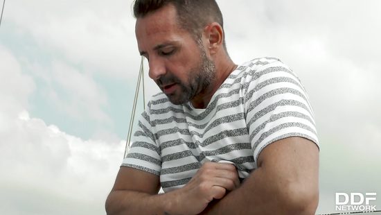 Busty blonde goes full mode