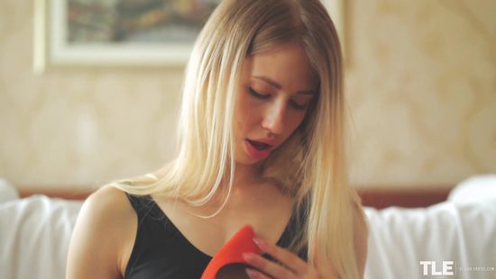 Dominica finger fucks through her fishnets