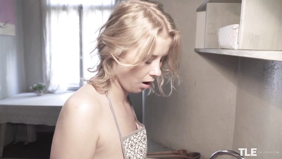 Sexual delight in smooth kitchen solo