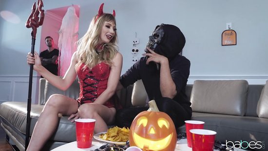 Obedient whore endures the dirtiest porn