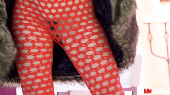 Chick with a trimmed pussy grinds on cock like a slut