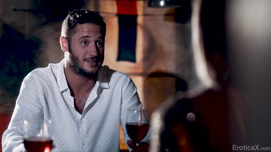 Boyfriend shows her the biggest inches she ever felt