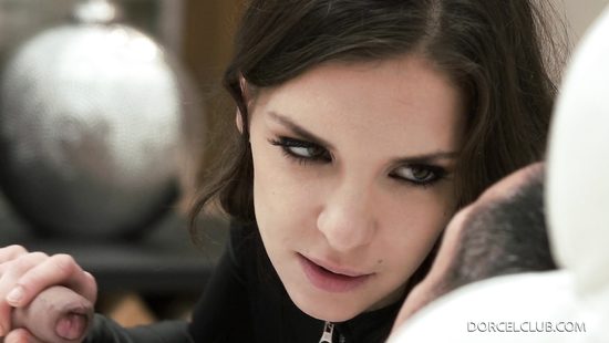 Addictive nude porn with a dominant slut