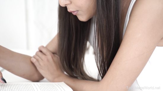 Skinny hon fucks in charming hardcore