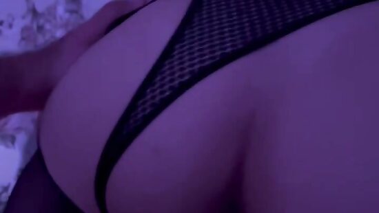 Снял красотку в клубе.